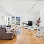 Floor With Balcony - Super - 5 Pax Appartement *
