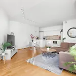 Floor With Balcony - Super - 5 Pax Appartement *