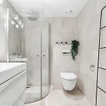 Floor With Balcony - Super - 5 Pax Appartement