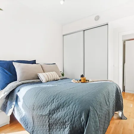 Apartment Floor With Balcony - Super - 5 Pax *