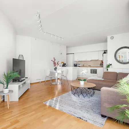 Floor With Balcony - Super - 5 Pax Apartment *