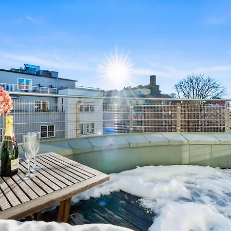Apartment Floor With Balcony - Super - 5 Pax