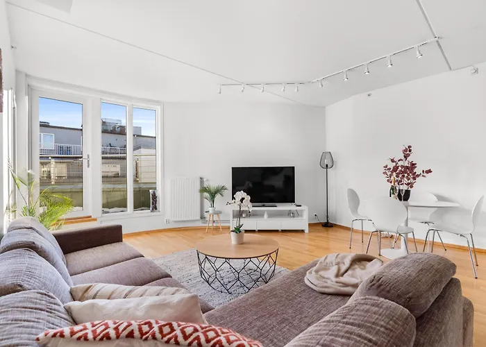 아파트 Floor With Balcony - Super - 5 Pax