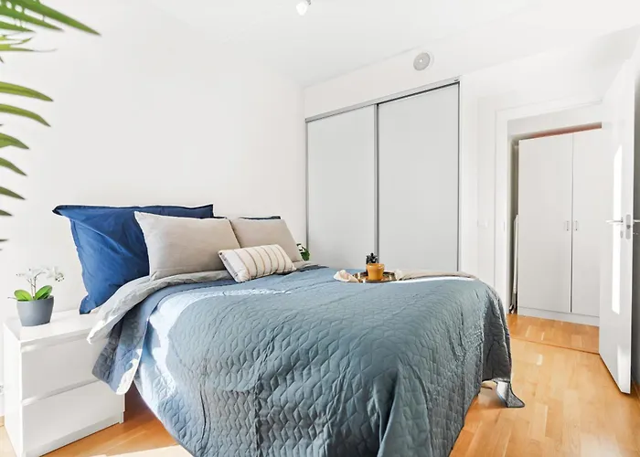 아파트 Floor With Balcony - Super - 5 Pax *