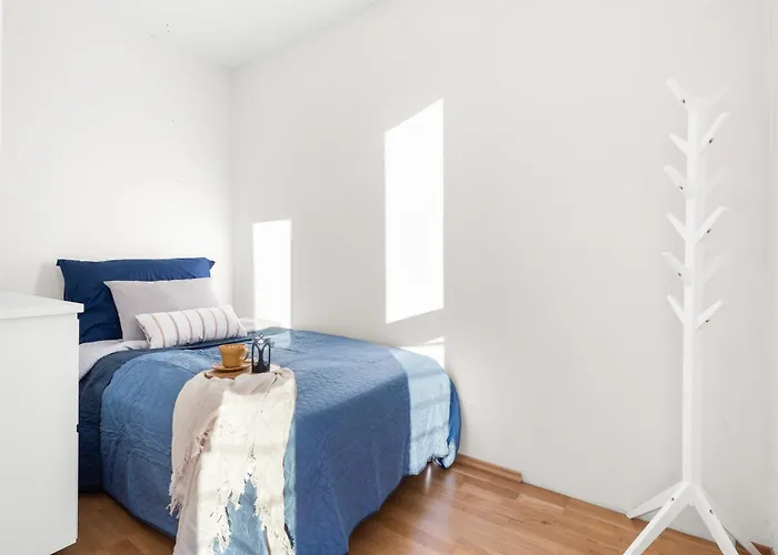 Floor With Balcony - Super - 5 Pax