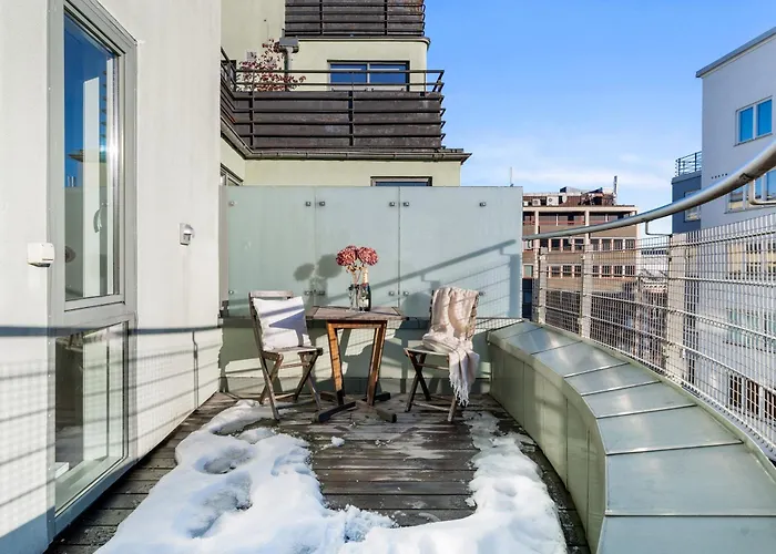 Floor With Balcony - Super - 5 Pax 아파트