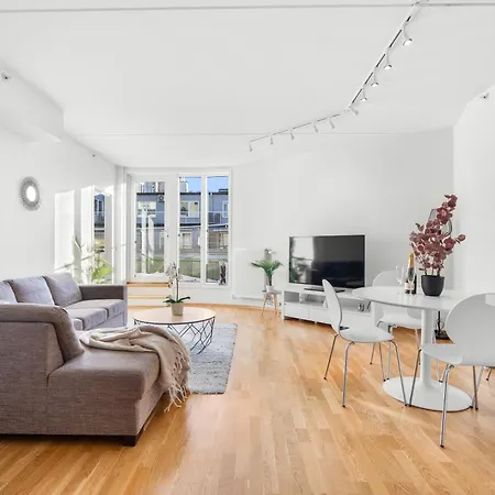 Floor With Balcony - Super - 5 Pax アパート *