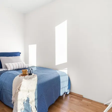 Floor With Balcony - Super - 5 Pax